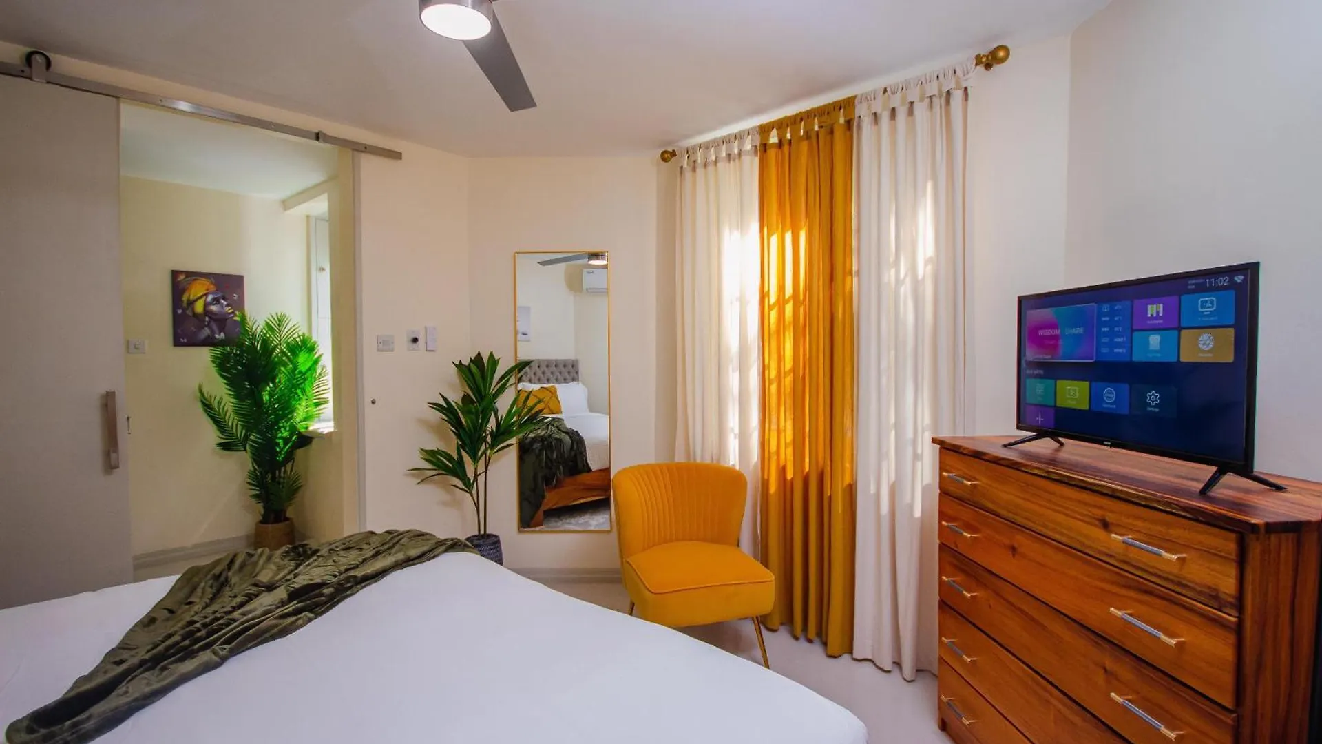 Heart Of Ocho Rios-Free Beach Acess-King Bed-Pool-100Mbps 0*,  Jamaica